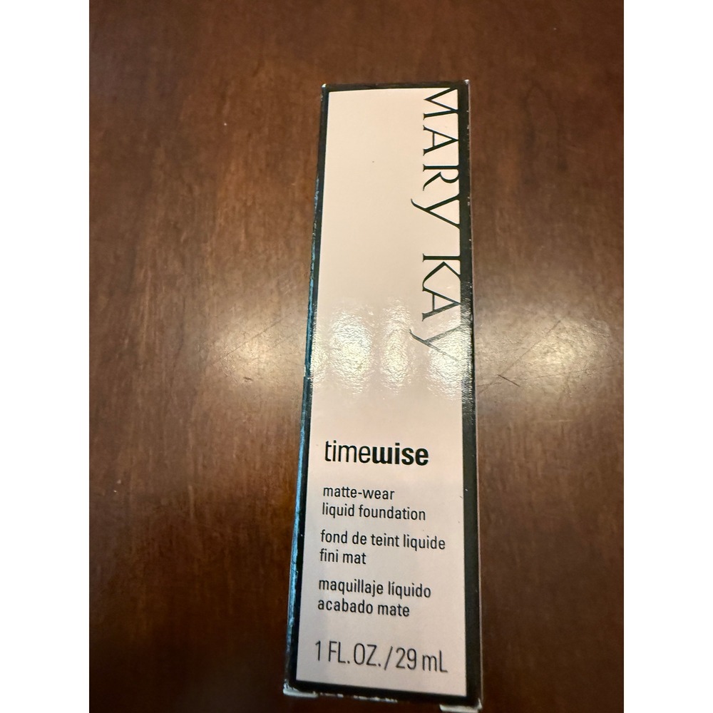 Mary Kay TimeWise Matte-Wear Liquid Foundation Beige 4 1 fl oz Boxed New